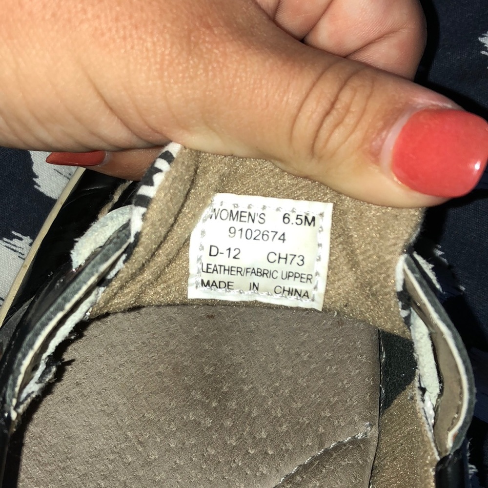 Sperries - Picture 3 of 4